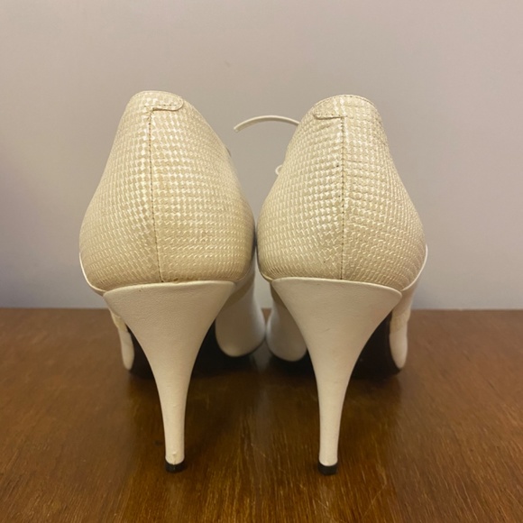 Via Veneto Italian leather pumps heels white size 7.5 - Picture 3 of 4